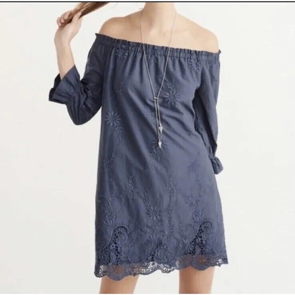 Abercrombie & Fitch Off the Shoulder Blue Embroidered Loose Fit Dress Small - Picture 2 of 13